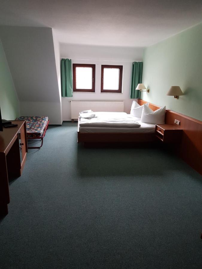 Hotel Zur Altstadt Calbe Exterior photo